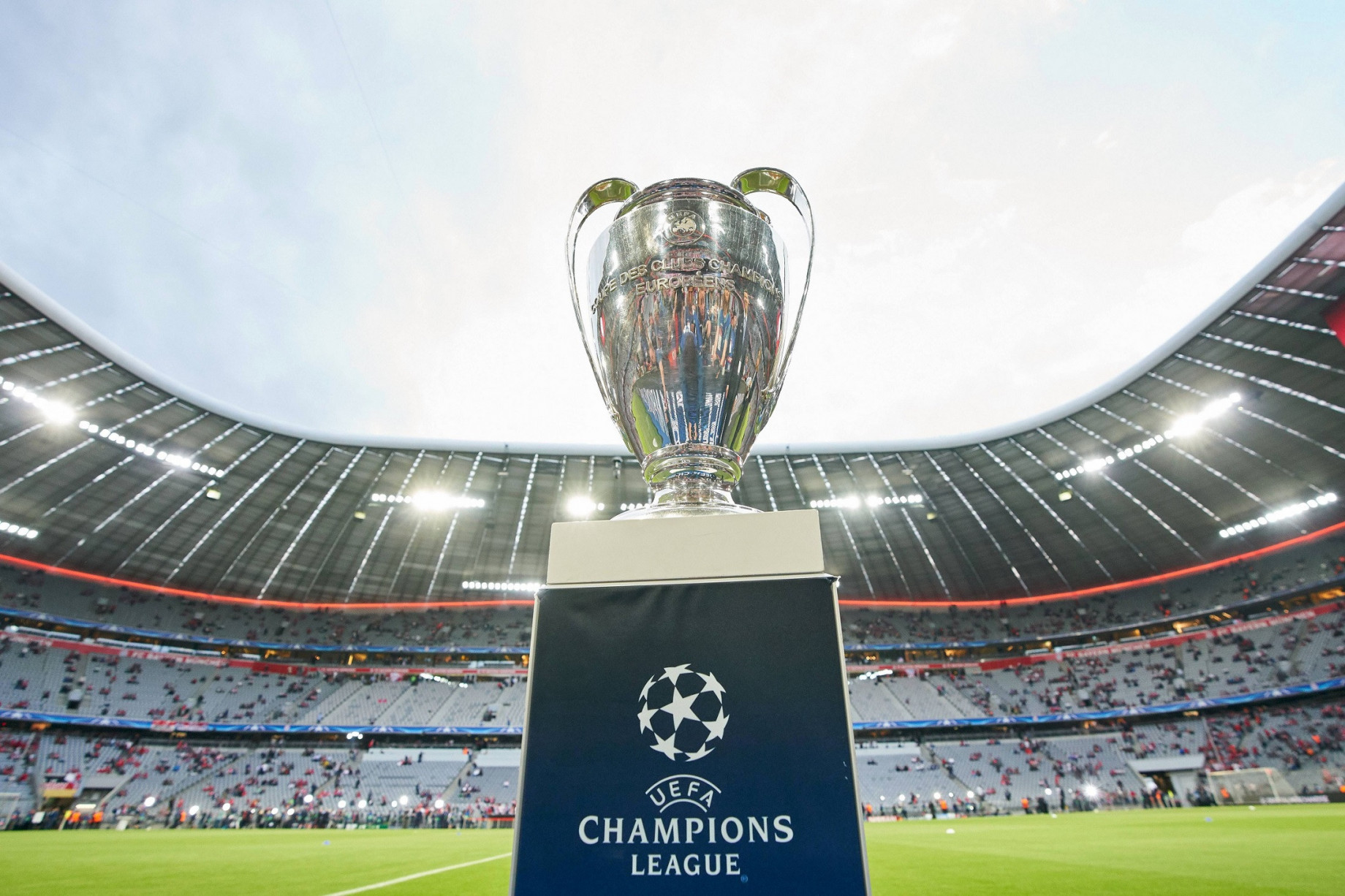 Champions League Trofeo coppa IMAGE.jpg