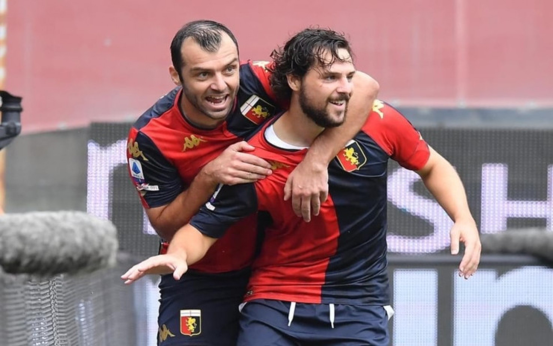 Destro Pandev Genoa.jpg