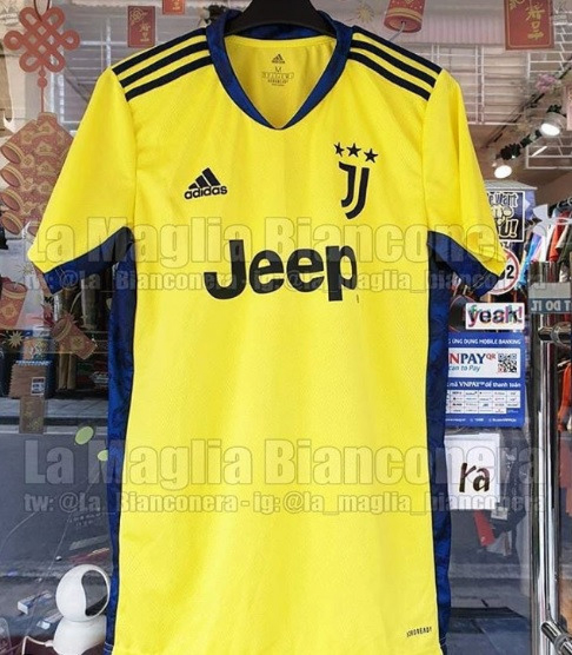 Maglia portiere Juventus 2020-2021.jpg