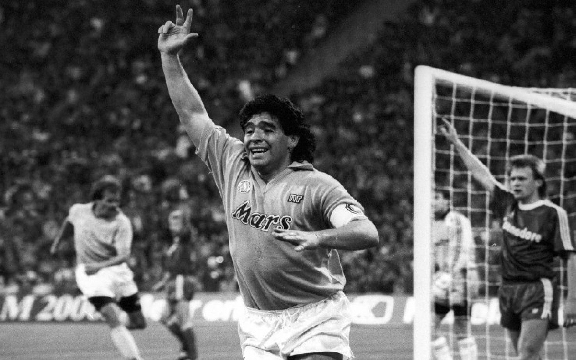 Maradona Napoli IMAGE.jpg