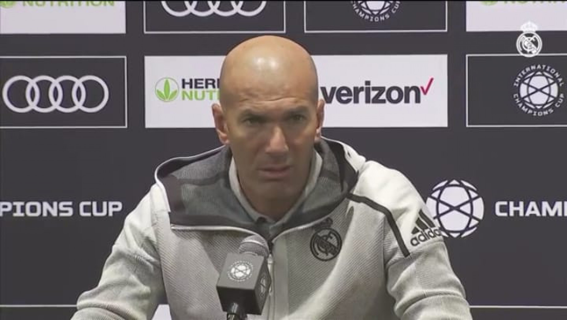 Zidane Real Madrid GDM.jpg